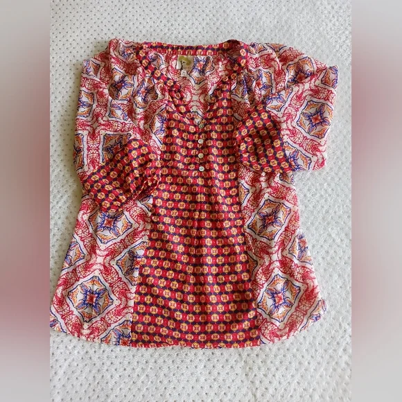 Fig and Flower Anthropologie Blouse Top Size Small Geometric Button V Neck - Picture 10 of 12